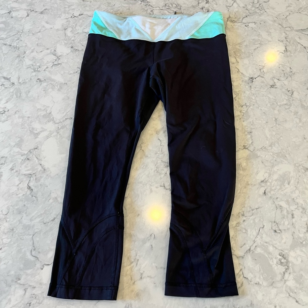 Lululemon inspire crop running cropped pants black with green waistband size 8